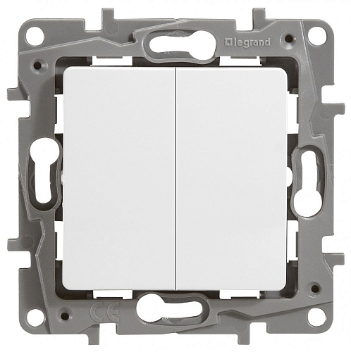 Выключатель на два направления двухклавишный Etika - белый Выключатель на два направления двухклавишный Etika - белый